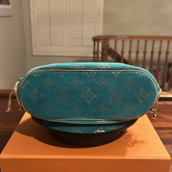 LOUIS VUITTON Limited Edition Monogram Theda PM Turquoise Suede - Picture 7 of 14
